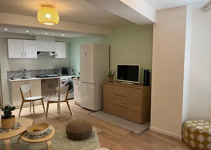Studio 30m2 Rue piétonne Coeur de Hyères