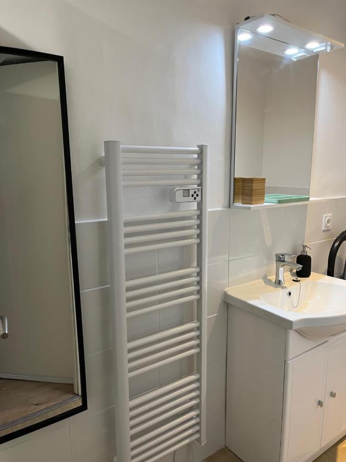 Apartment -rue Pietonne Climatisation Lit 160 Equipe - Sabrina *
